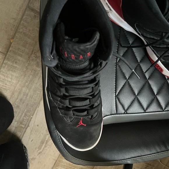 Men's Jordan Max Aura Black/Gym Red 9/10 - Picture 9 of 9